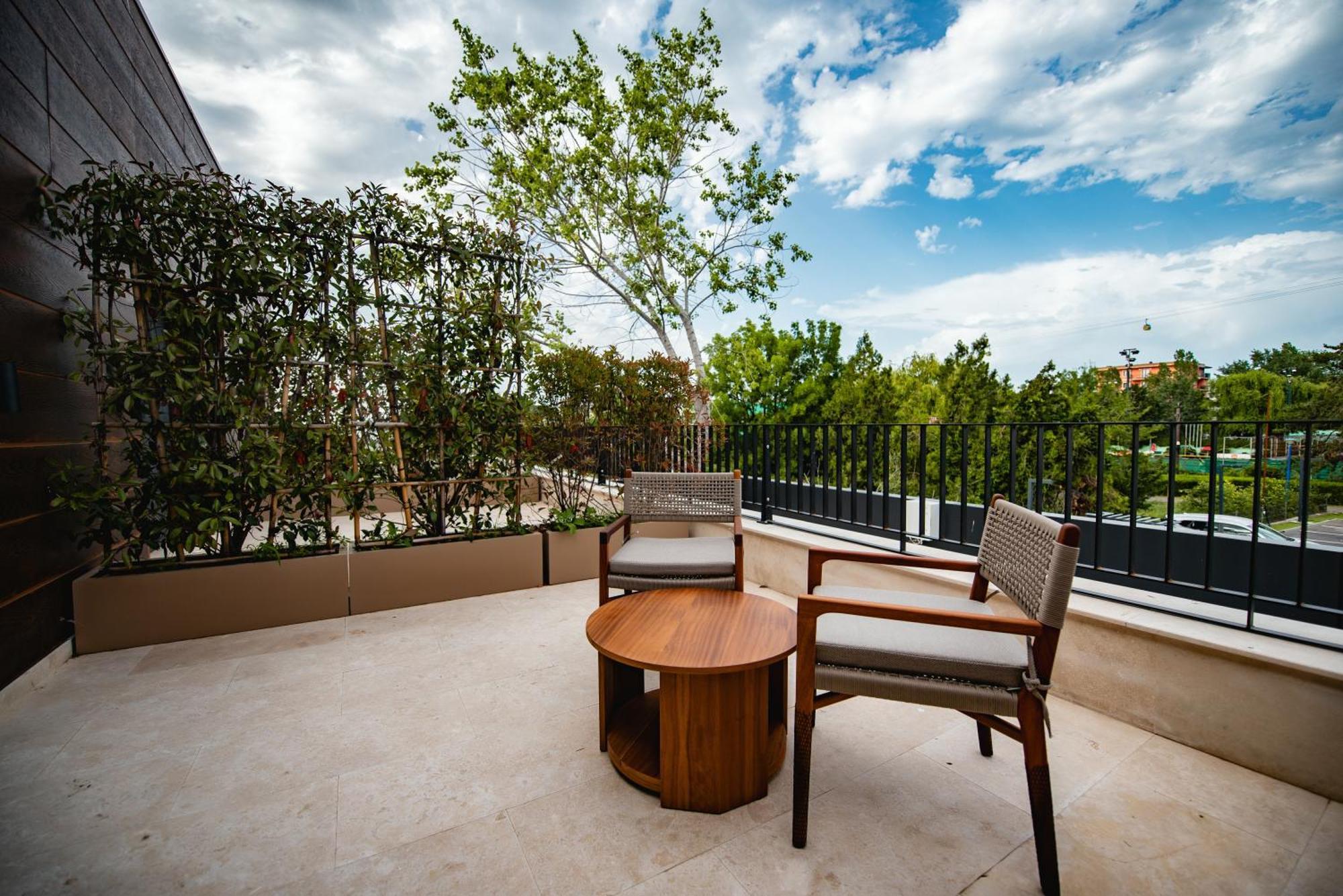 Belinda Hotel Mamaia Adults Only ภายนอก รูปภาพ
