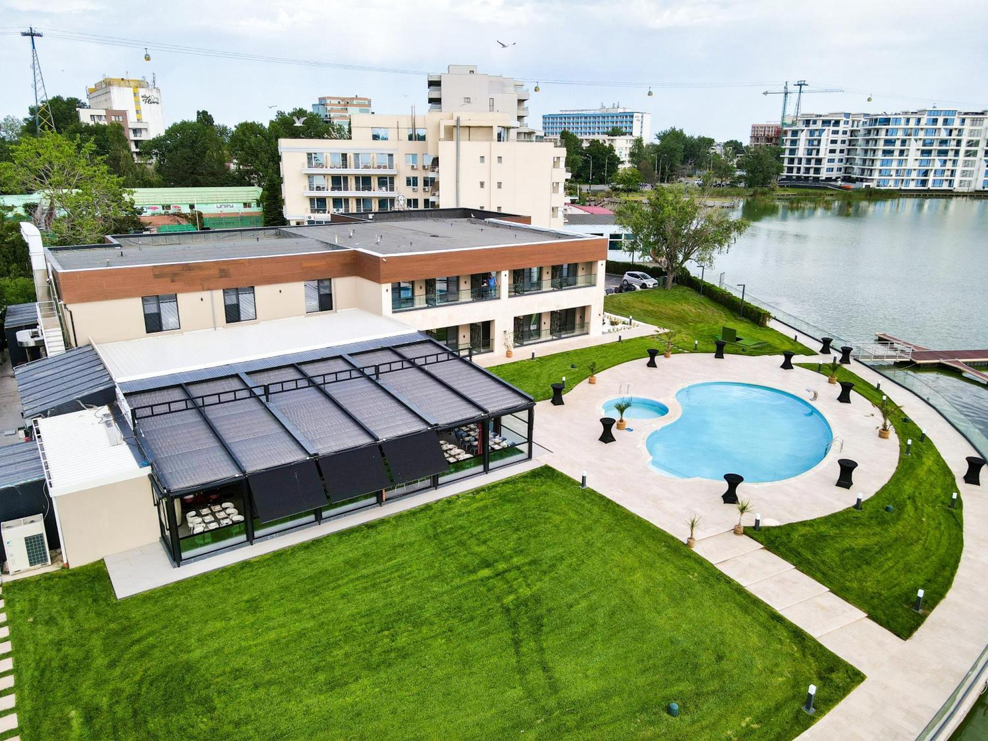 Belinda Hotel Mamaia Adults Only ภายนอก รูปภาพ