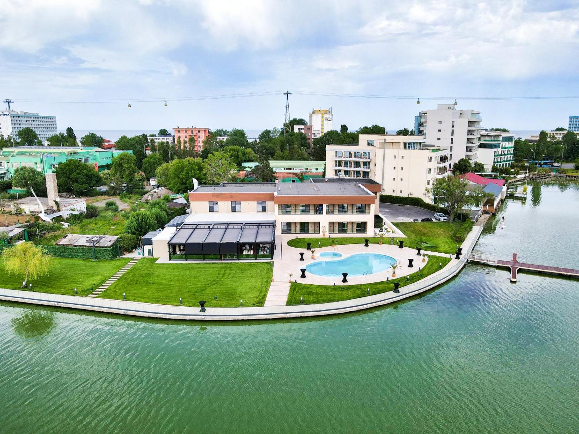 Belinda Hotel Mamaia Adults Only ภายนอก รูปภาพ