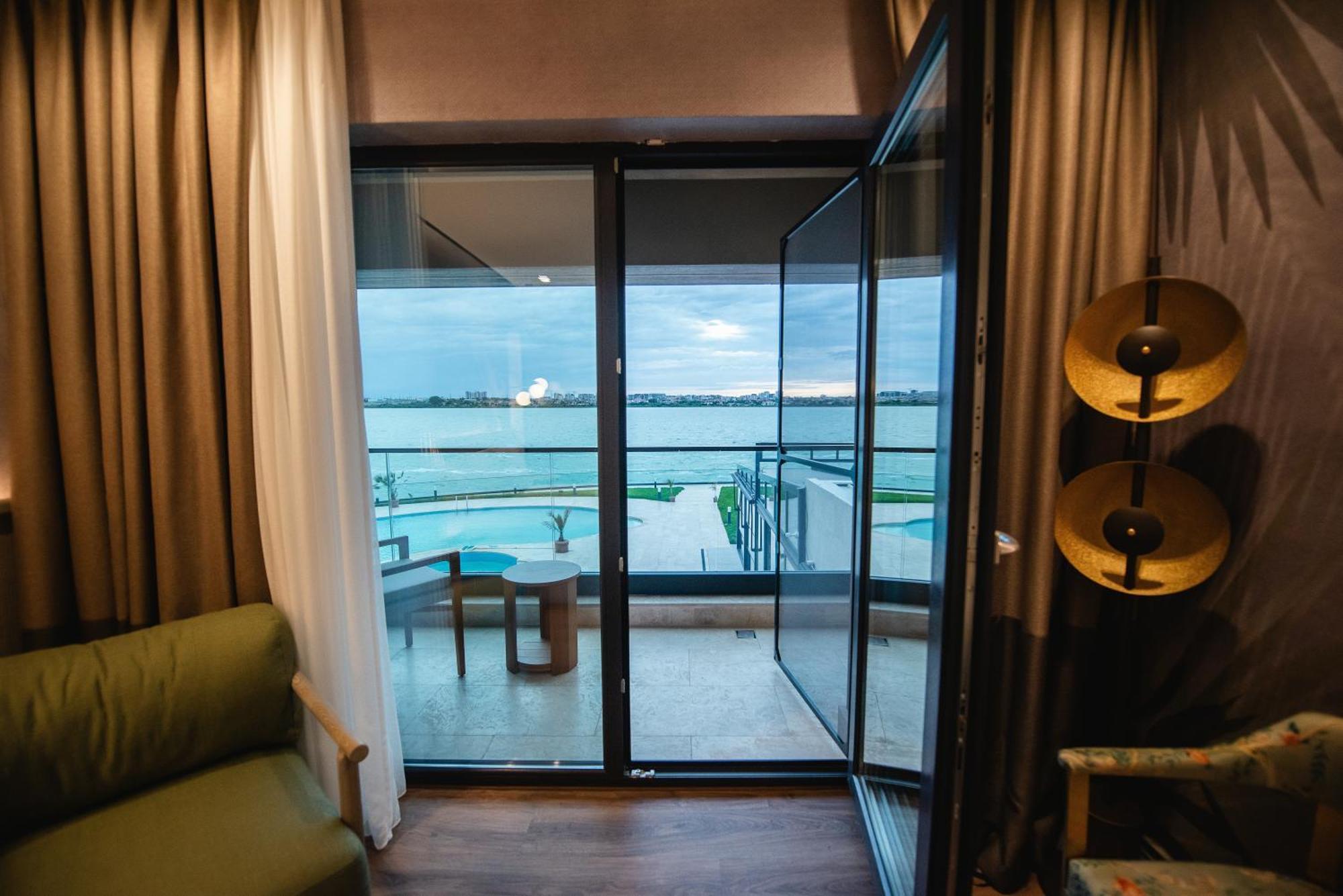 Belinda Hotel Mamaia Adults Only ภายนอก รูปภาพ
