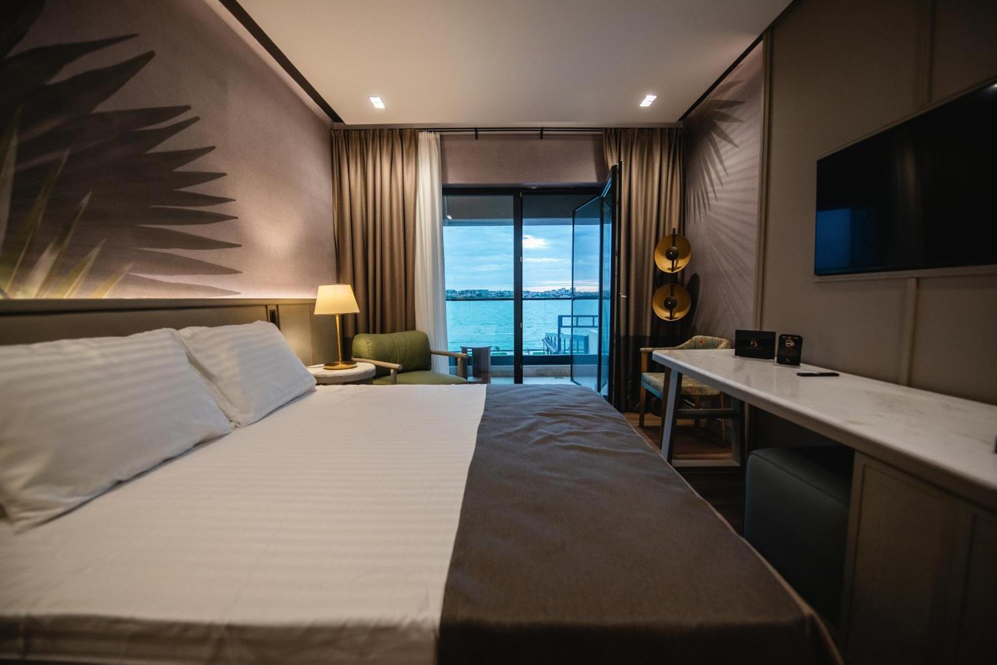 Belinda Hotel Mamaia Adults Only ภายนอก รูปภาพ