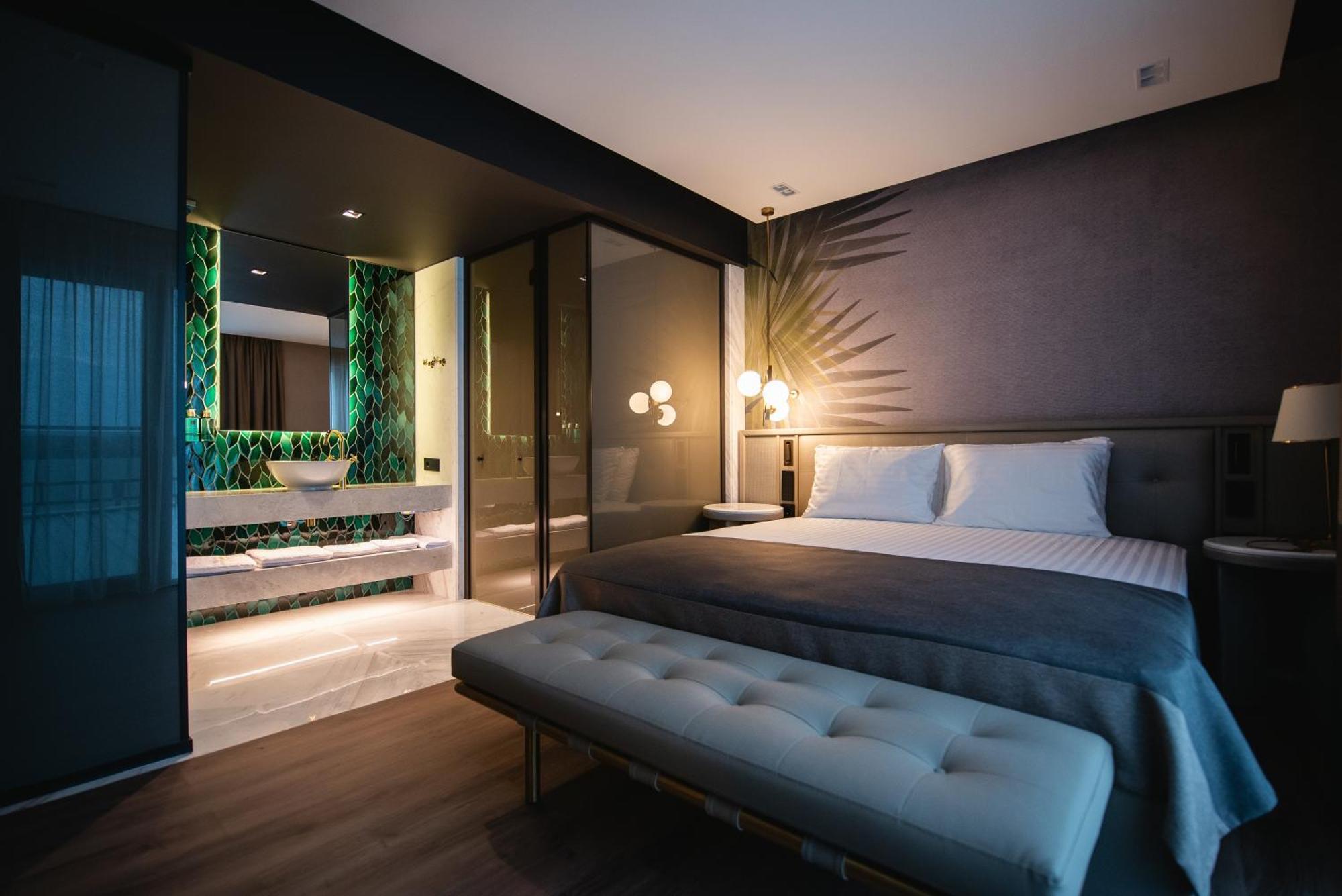 Belinda Hotel Mamaia Adults Only ภายนอก รูปภาพ
