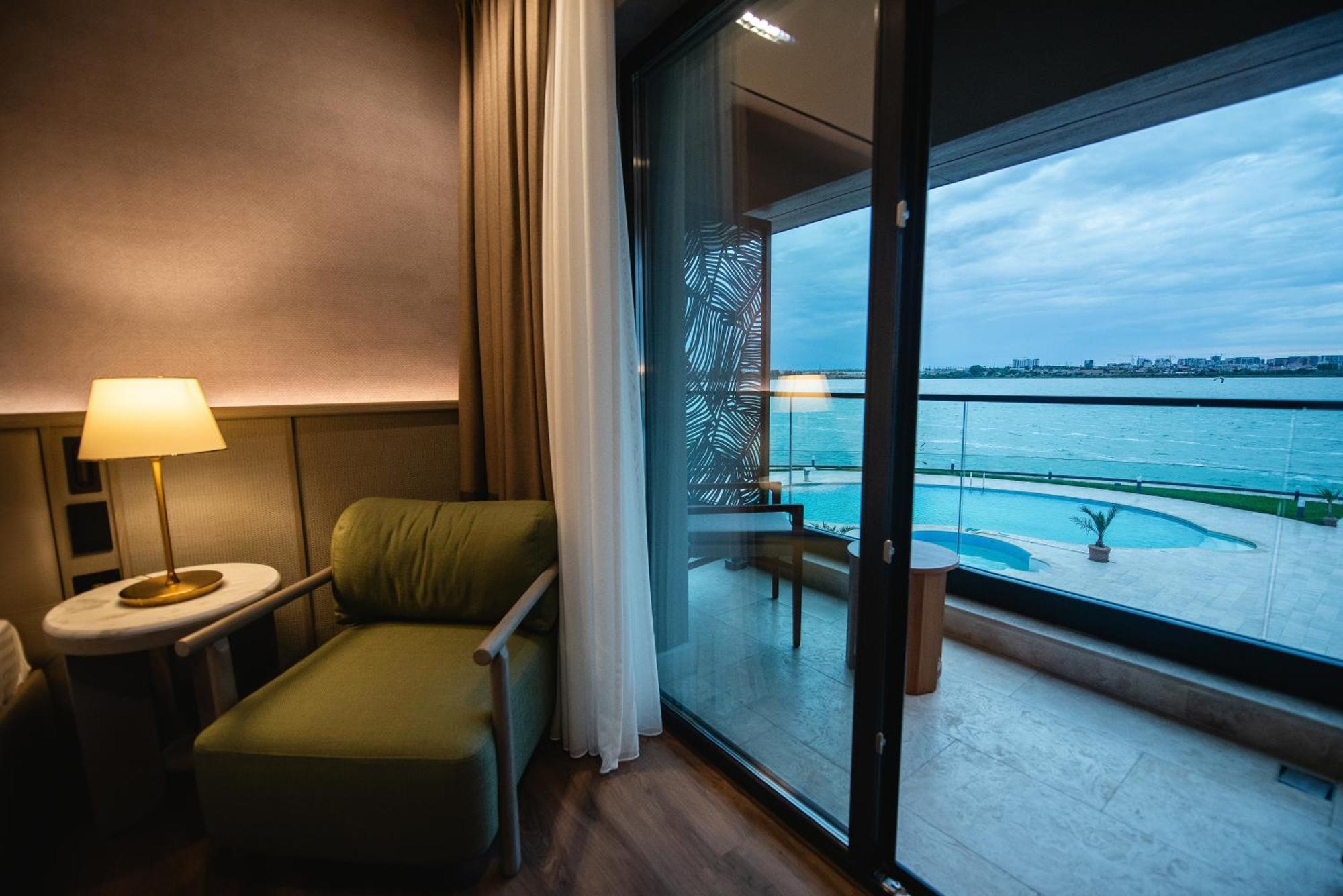 Belinda Hotel Mamaia Adults Only ภายนอก รูปภาพ
