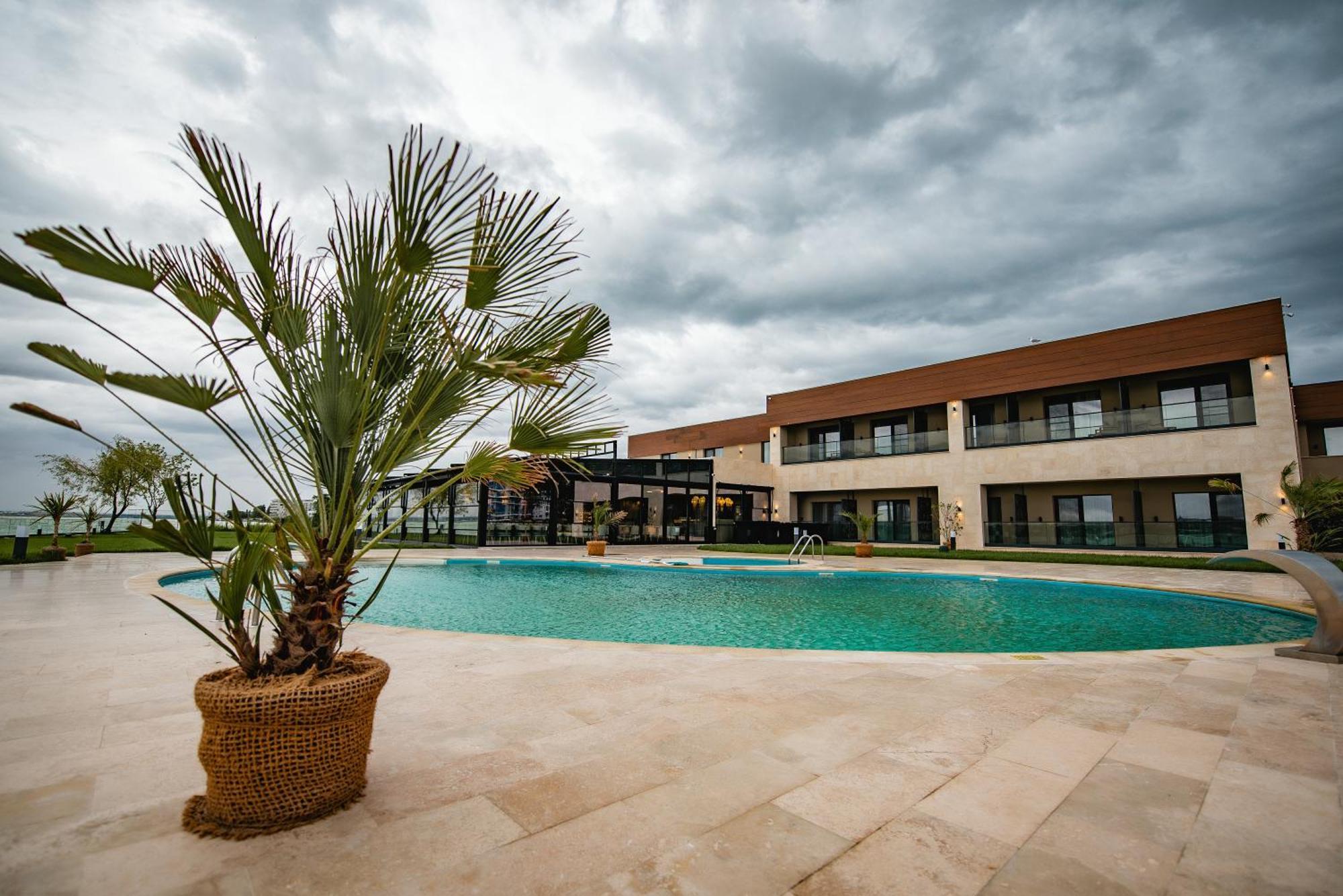 Belinda Hotel Mamaia Adults Only ภายนอก รูปภาพ