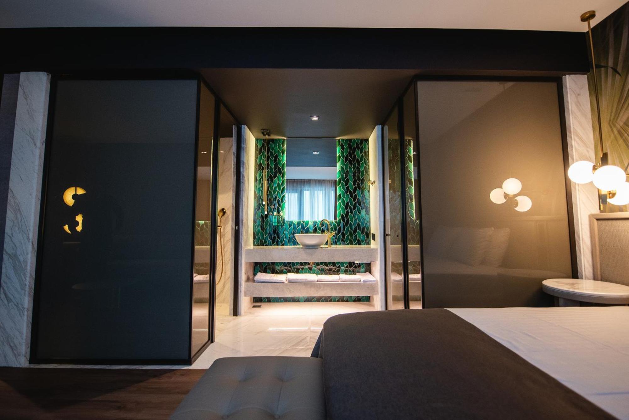Belinda Hotel Mamaia Adults Only ภายนอก รูปภาพ