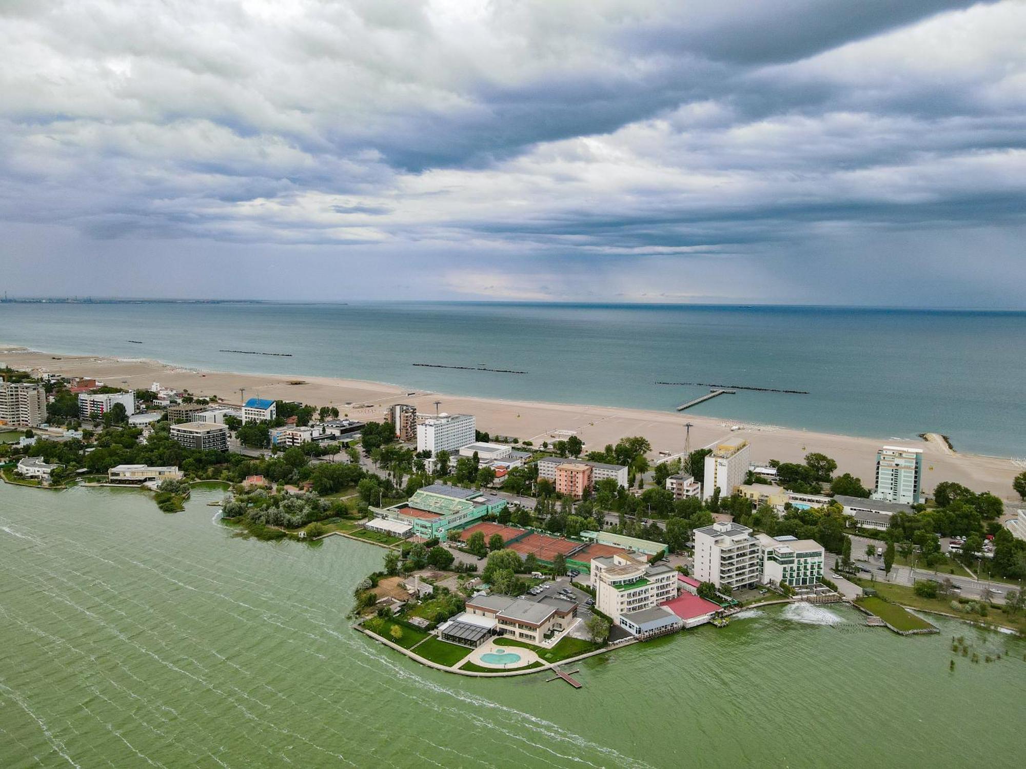 Belinda Hotel Mamaia Adults Only ภายนอก รูปภาพ